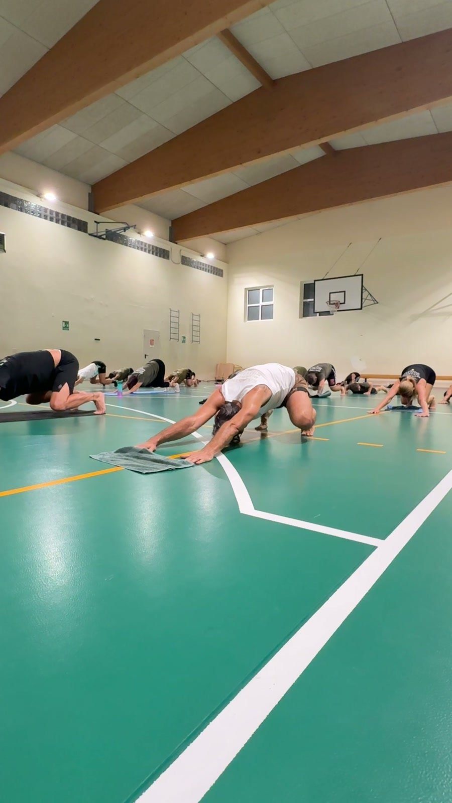 Allungamento a terra, il gruppo in palestra, GDM Malnate
