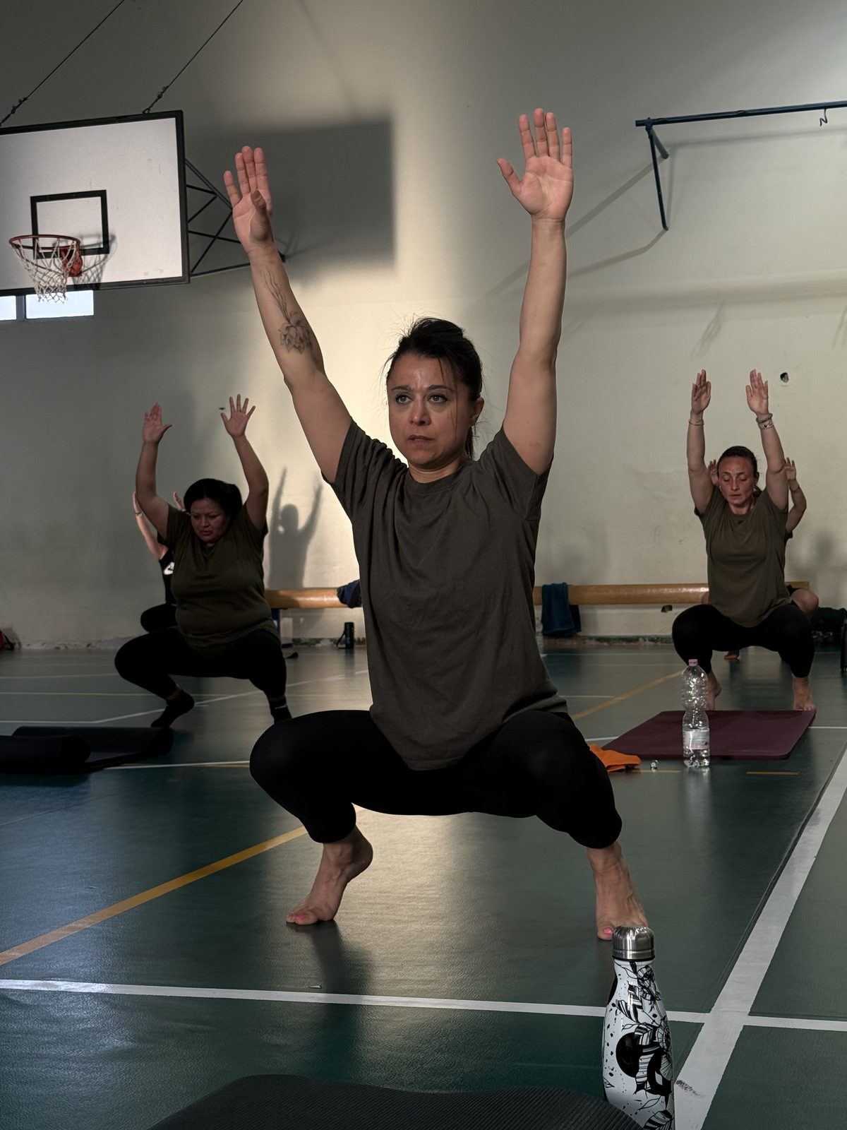 Squat con le braccia in alto, GDM Malnate